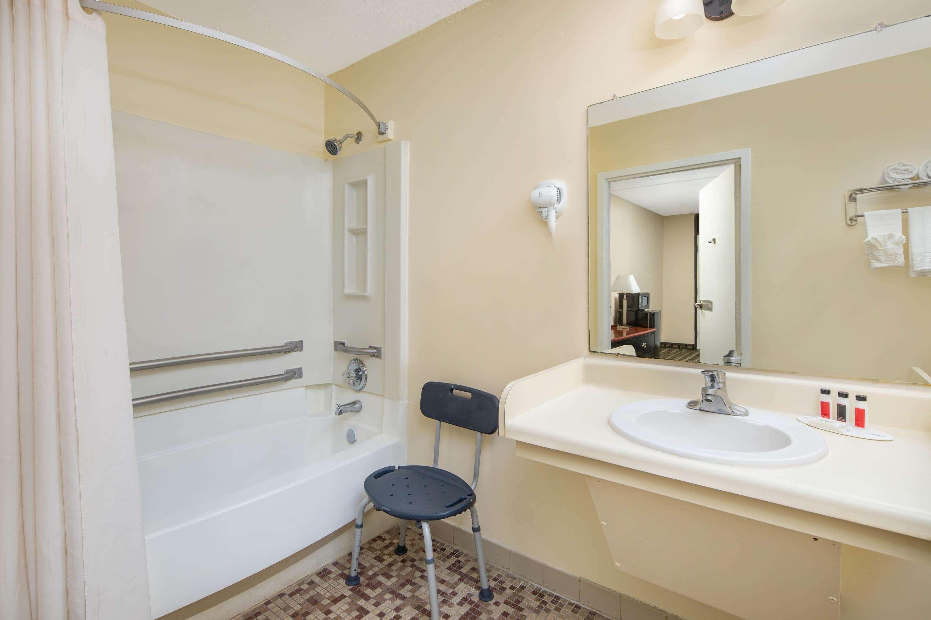 Travelodge By Wyndham Savannah Area/Richmond Hill Zewnętrze zdjęcie
