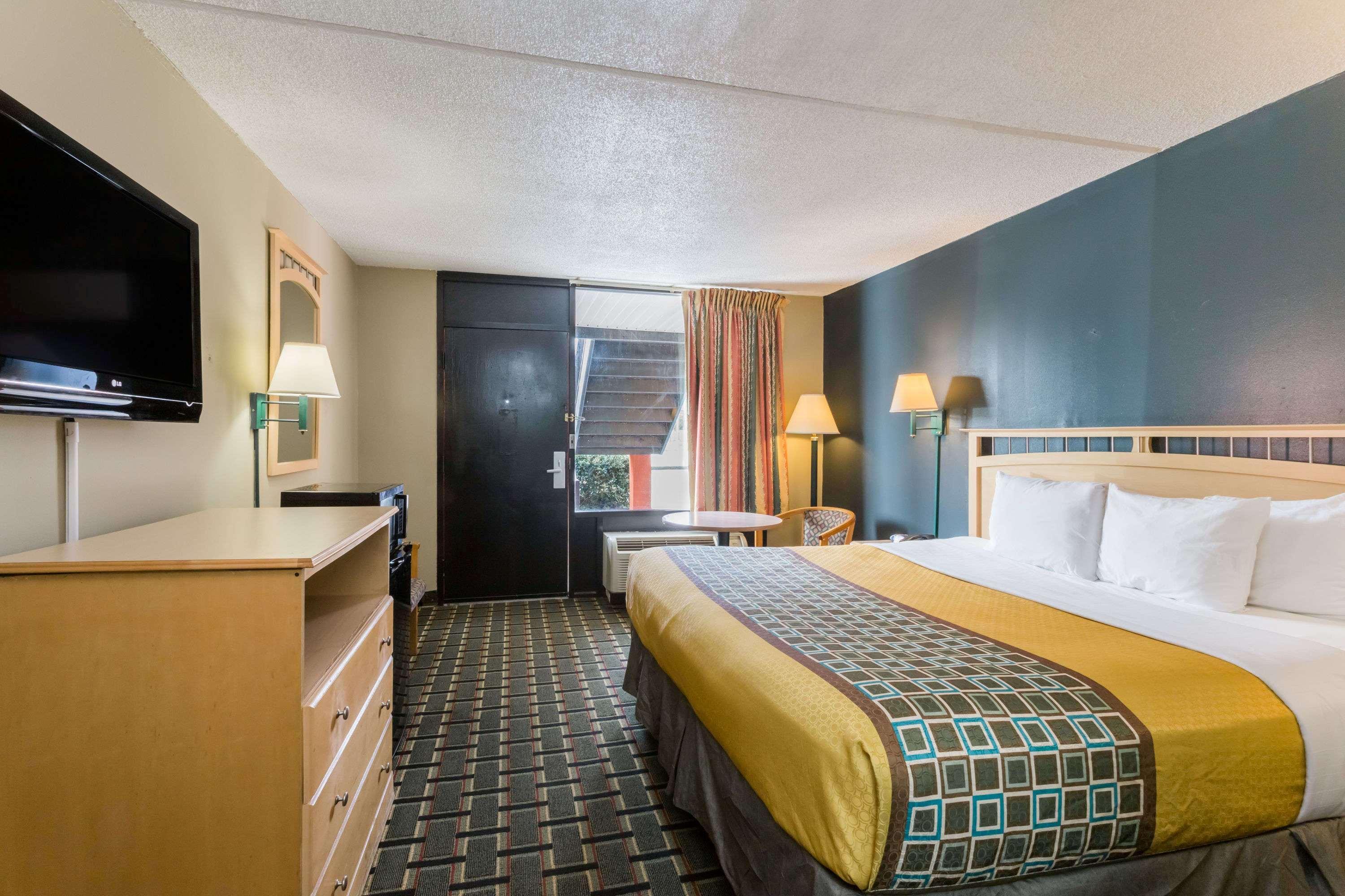 Travelodge By Wyndham Savannah Area/Richmond Hill Zewnętrze zdjęcie