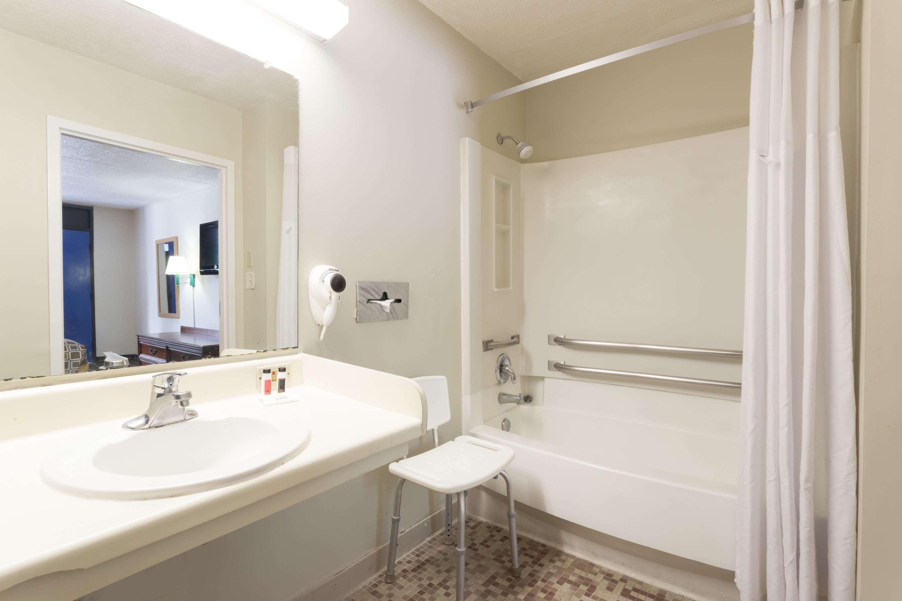 Travelodge By Wyndham Savannah Area/Richmond Hill Zewnętrze zdjęcie