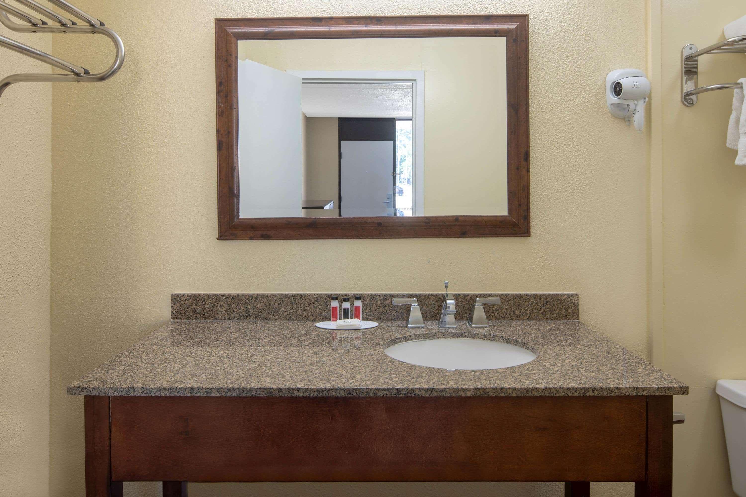 Travelodge By Wyndham Savannah Area/Richmond Hill Zewnętrze zdjęcie