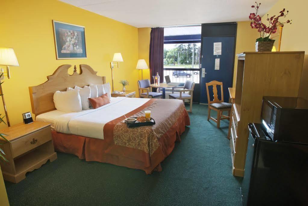 Travelodge By Wyndham Savannah Area/Richmond Hill Zewnętrze zdjęcie