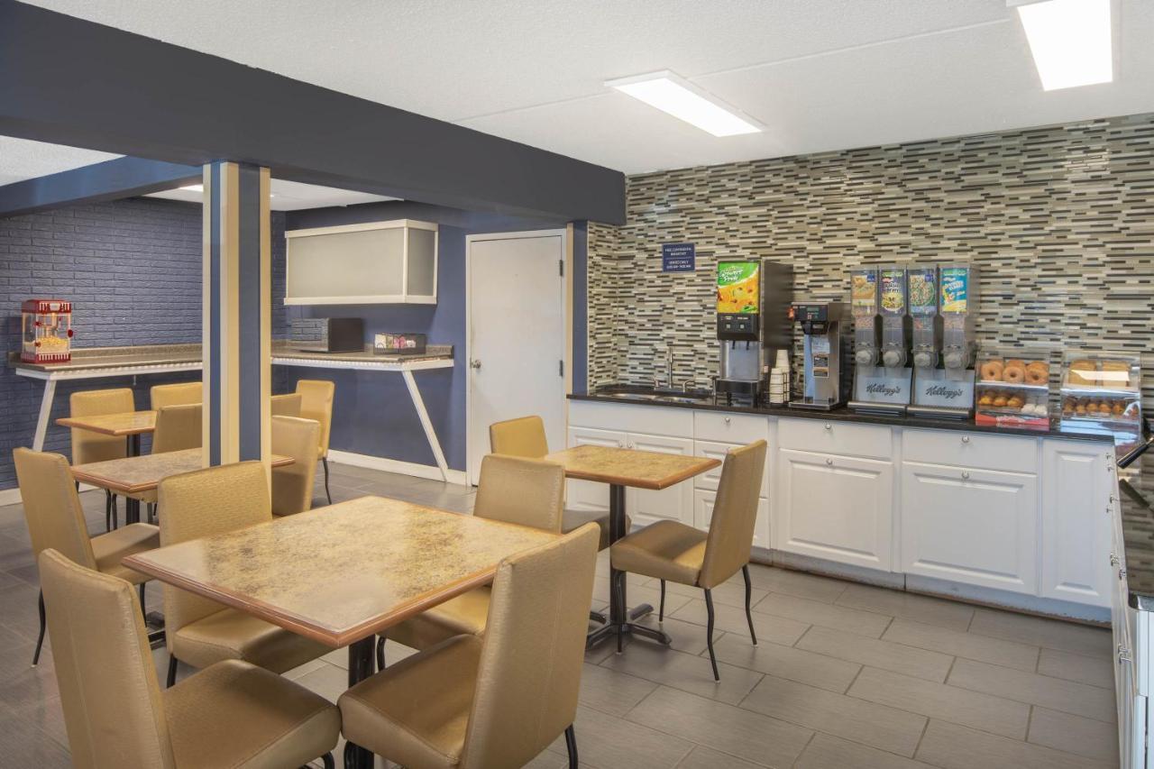 Travelodge By Wyndham Savannah Area/Richmond Hill Zewnętrze zdjęcie
